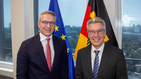 Dr. Karsten Wildberger und Dr. Stefan Hofschen Hier geht es zur Newsmeldung Bundesdruckerei zu Besuch im Bundesministerium für Digitales und Staatsmodernisierung